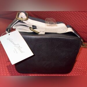 Universal Thread Vegan Leather Camera Bag Crossbody Purse, Guitar Strap, NEW
